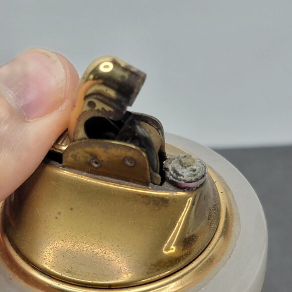 Vintage Evans Table Lighter Milk Glass  Brass Gold Details - Picture 8 of 11